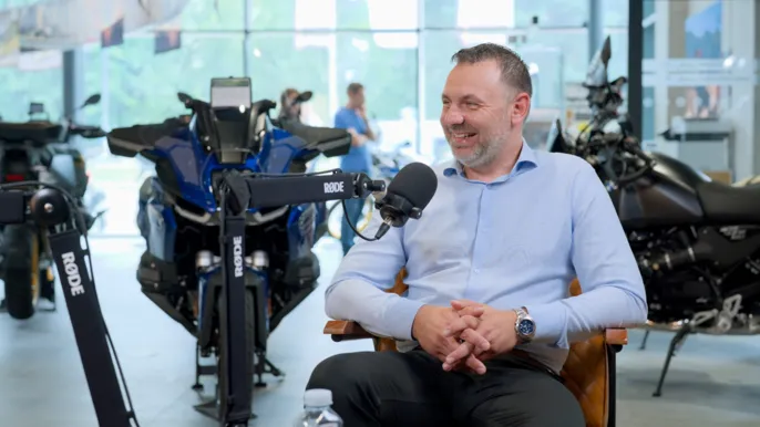 VELKÝ ROZHOVOR: Od 19 prodaných motorek k 700 – příběh růstu a komunity
